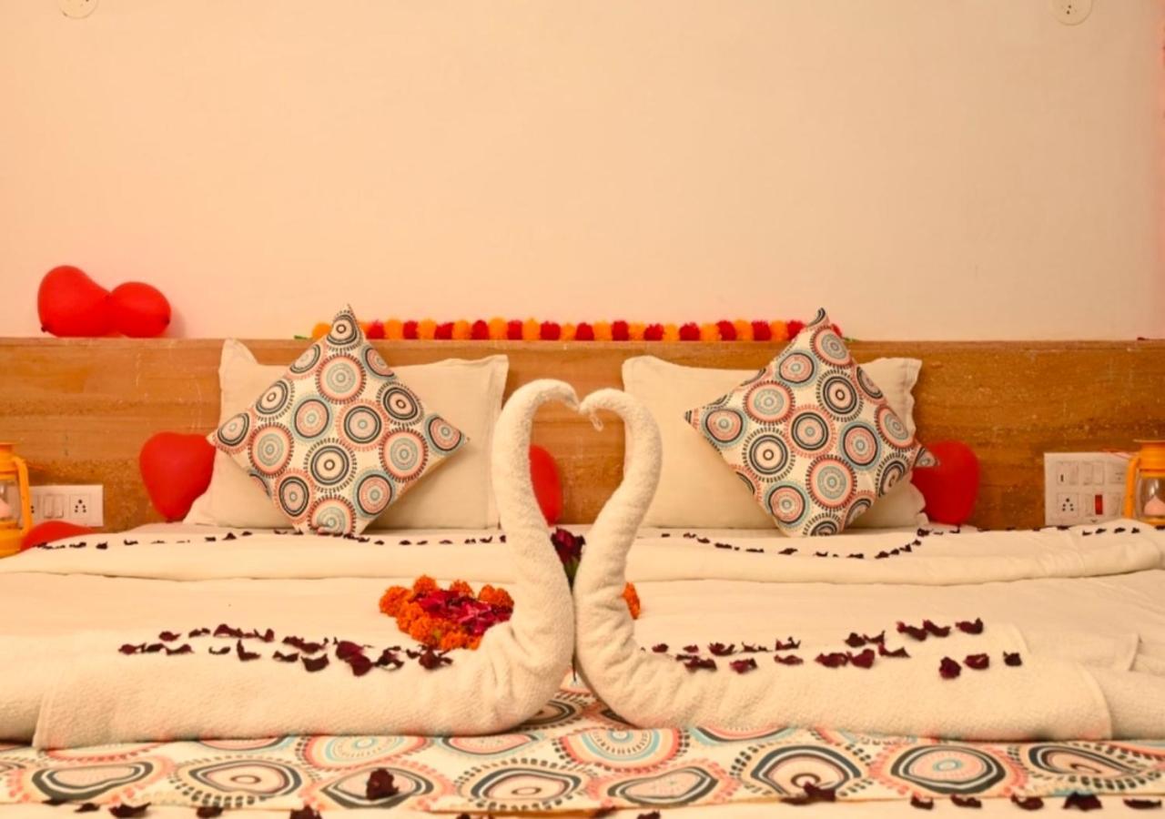 The Saffron Desert Camp Jaisalmer Esterno foto